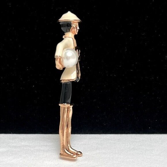 Chanel Madame Coco Chanel Figure - Picture 4 of 9